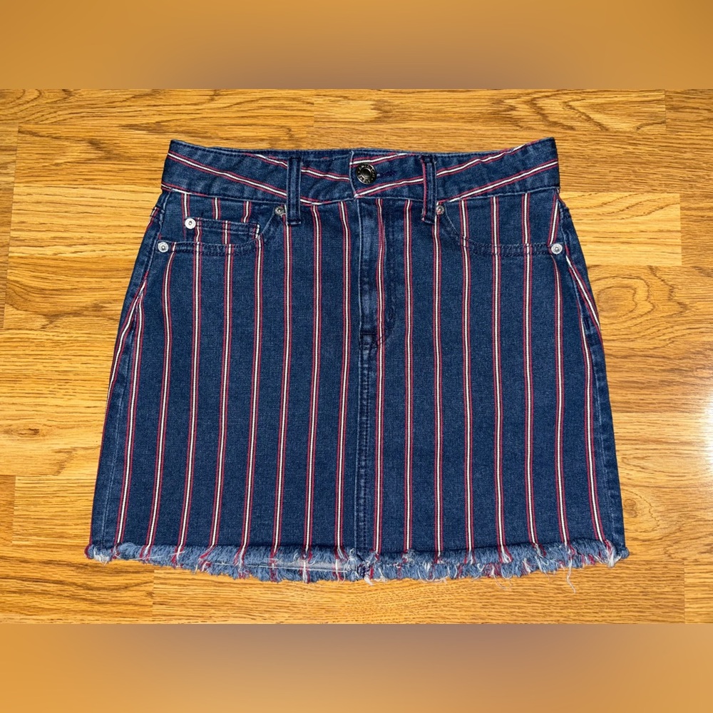 American Eagle Hi Rise Raw Hem Mini Skirt Women’s Size 2 Striped Pockets Loops